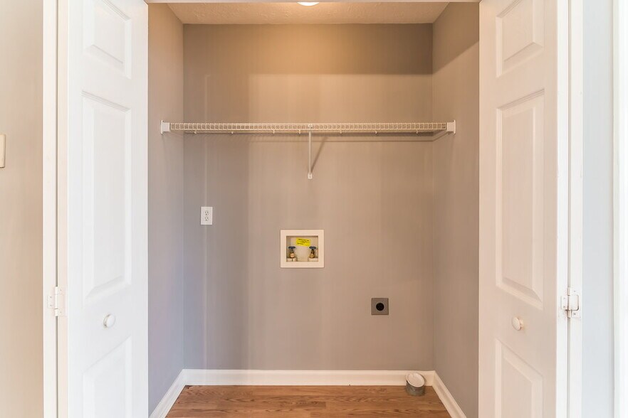 Building Photo - 219 Parrish Pl