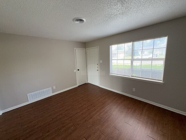 Building Photo - 1205 Kathey Dr