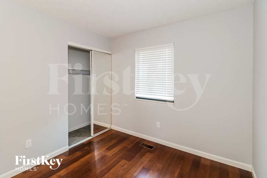 Building Photo - 5571 Creekwood Cir