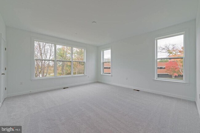 Building Photo - 14320 Yesler Ave