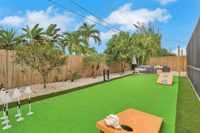 Building Photo - 758 103rd Ave N