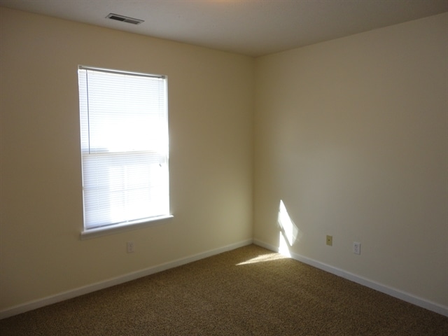 Building Photo - 2154 Meadow Glen Blvd