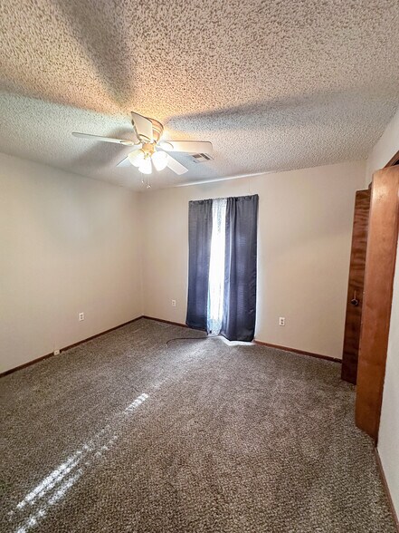 Building Photo - 4714 SE 47th St