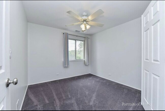 Building Photo - 1587 Stonehill Ct