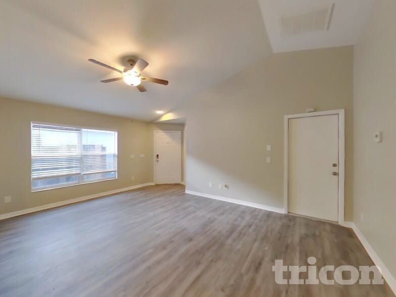 Building Photo - 14930 Deer Meadow Dr