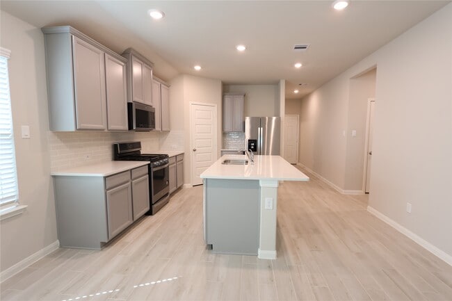 Building Photo - 906 Pismo Ln