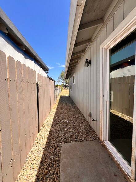 Walkway to backyard - 546 N Gertrude Ave