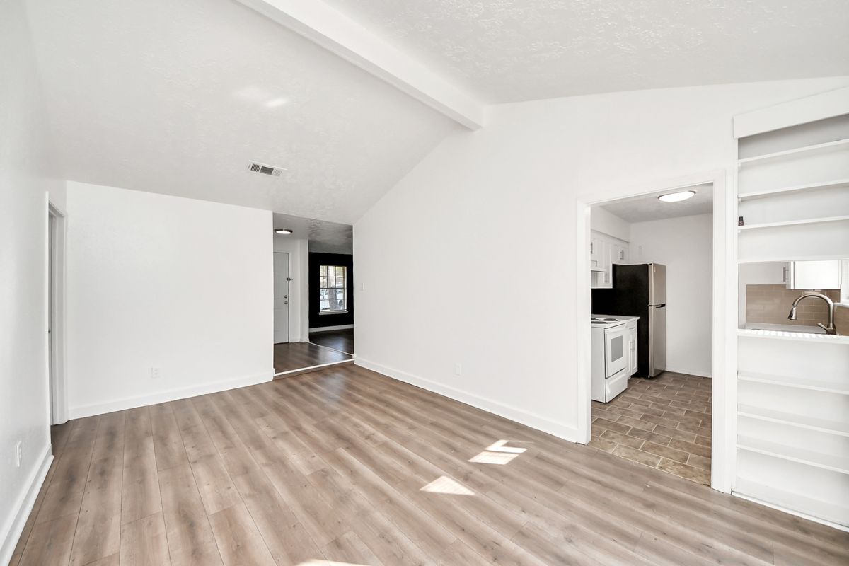 Building Photo - 4519 Reynaldo Dr