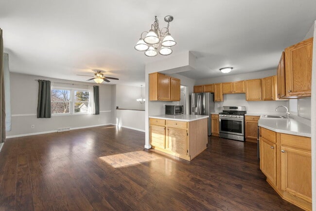 Building Photo - 1614 Lucylle Ave