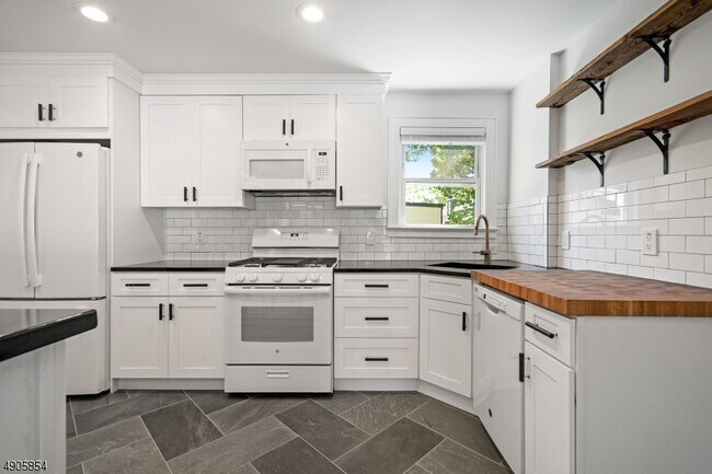 Building Photo - 225 Elmwood Ave