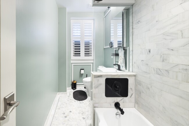 Building Photo - 1910 Kalorama Rd NW