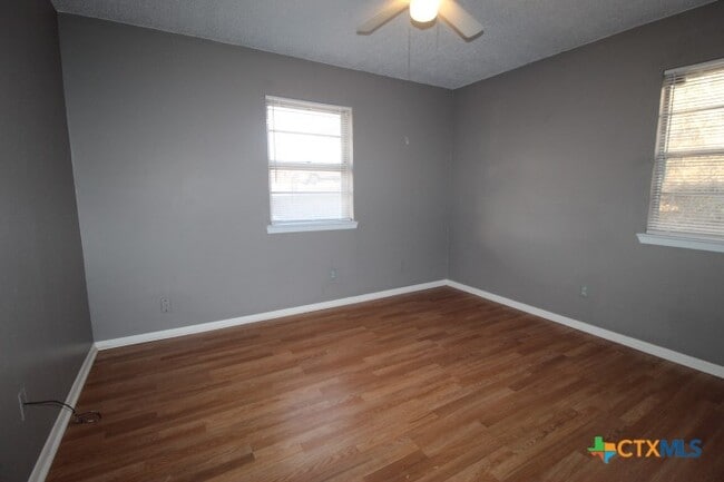 Building Photo - 308 Bonnie Ln