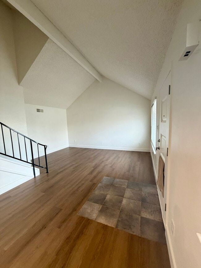 Building Photo - 1643 York Wy