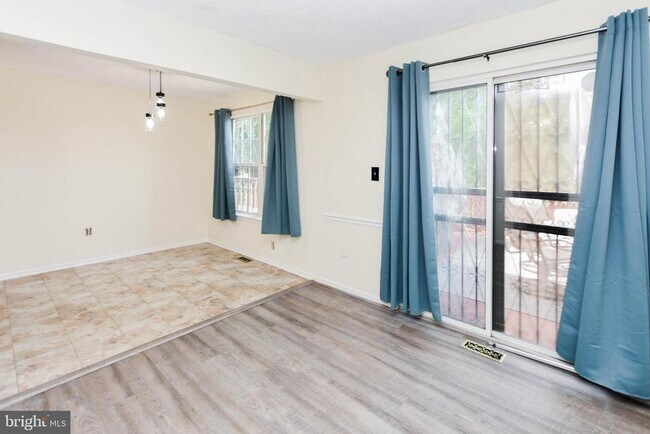Building Photo - 1401 Deep Gorge Ct