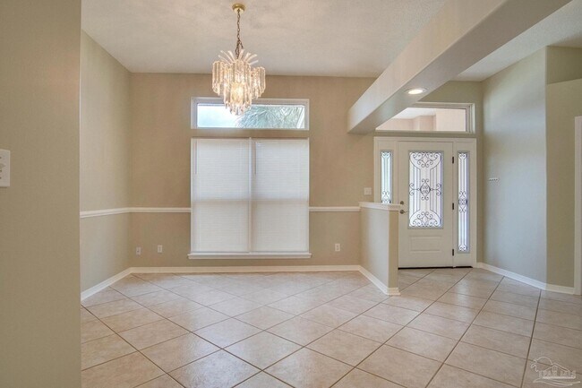 Building Photo - 2042 Hamilton Crossing Dr