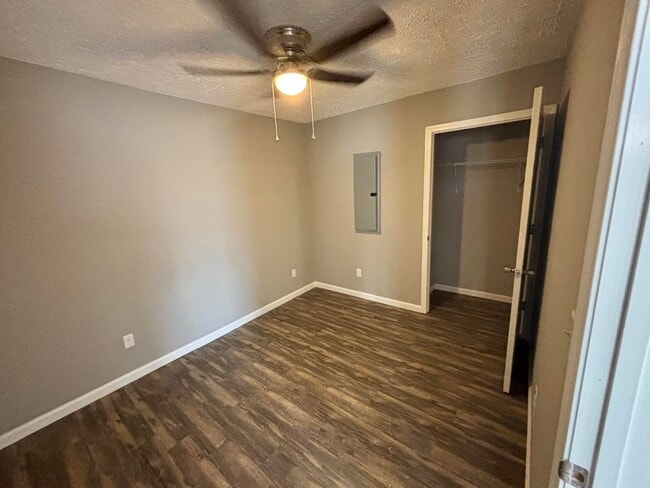 Building Photo - 108 Scott Dr