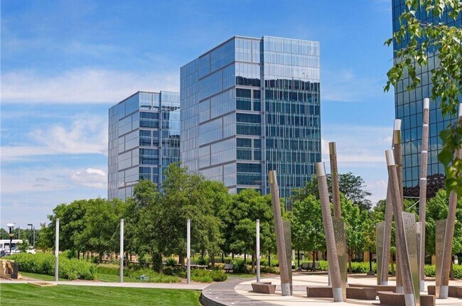 Building Photo - Gorgeous "Reflections" Condo w/ Panoramic Views, Light Rail Station, walk to Mall of America!