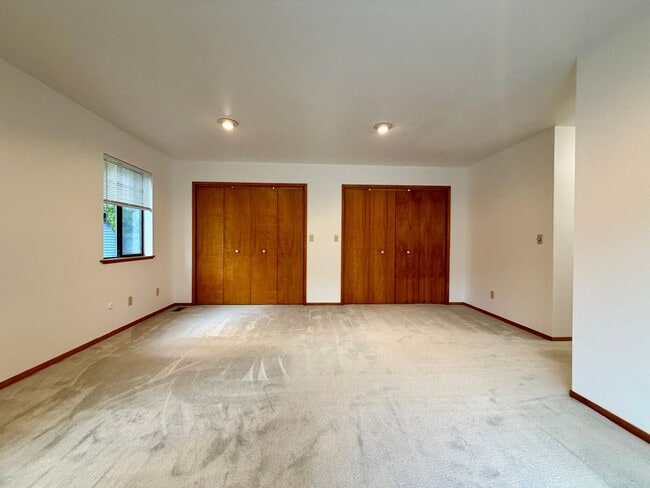 Building Photo - 4036 Campton Rd