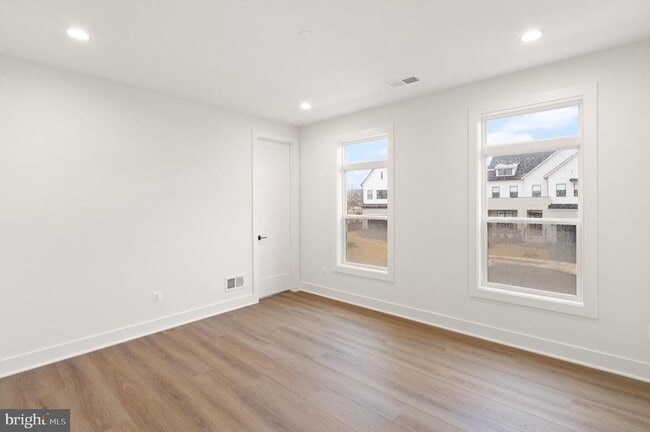 Building Photo - 849 N Manchester St