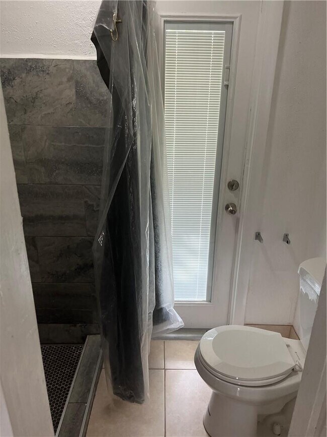 Building Photo - 10 NW 19th St