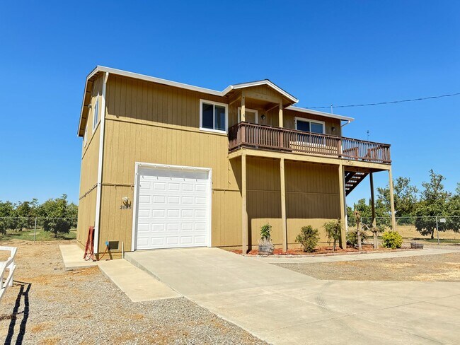 Building Photo - 3 bed/ 2 bath house in country setting