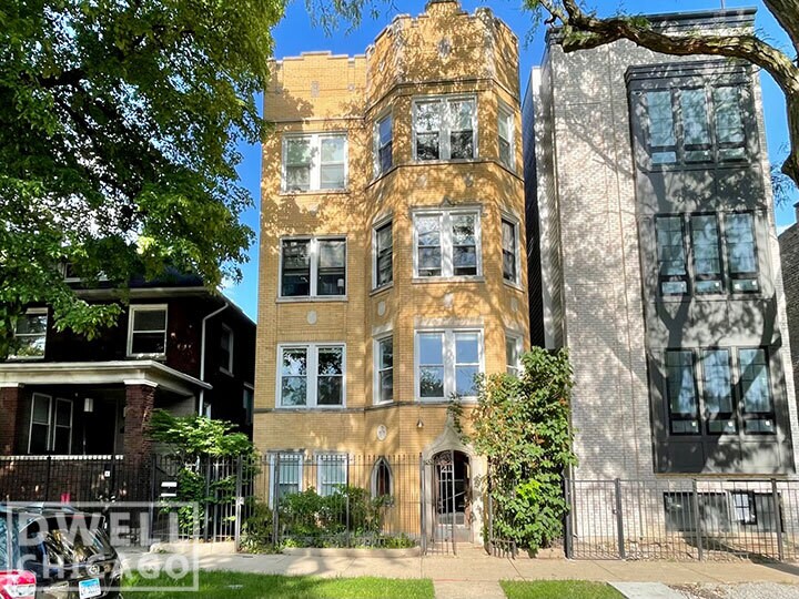 Building Photo - 2121 N Albany Ave