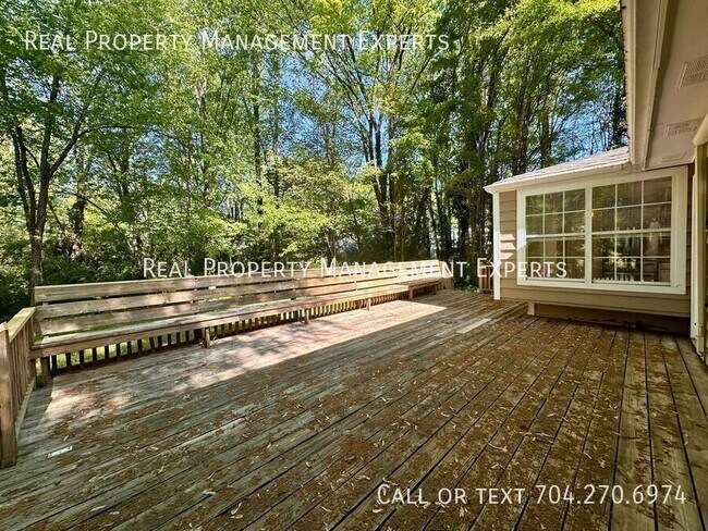 Building Photo - 801 Water Wheel Ct