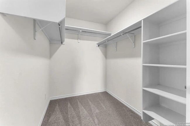 Building Photo - 412 Deer Crest Dr