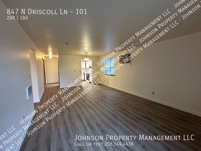 Building Photo - 847 N Driscoll Ln