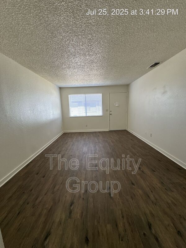 Building Photo - 1629 E Douglas Ave