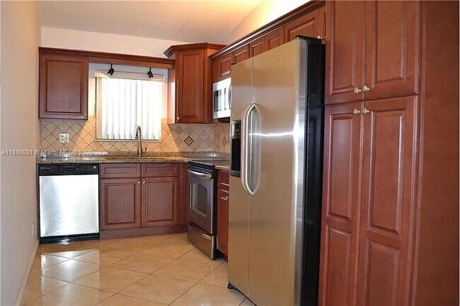 Building Photo - 330 Olivewood Pl