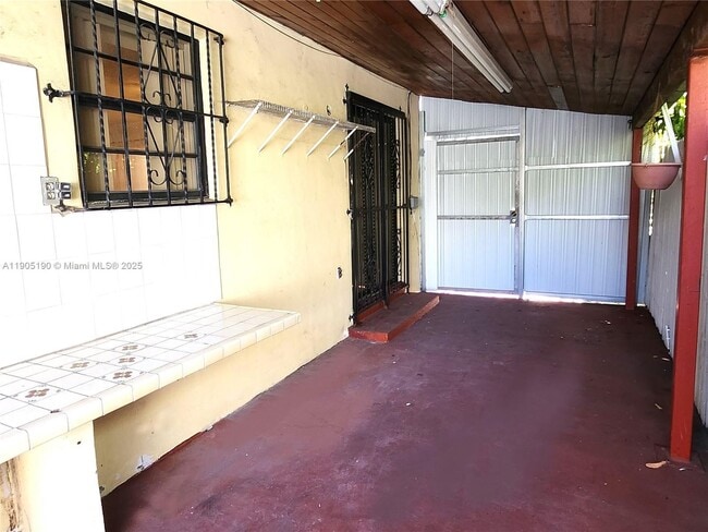 Building Photo - 2231 SW 14th St