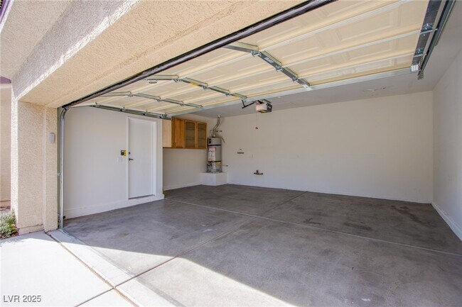 Building Photo - 10809 Garden Mist Dr