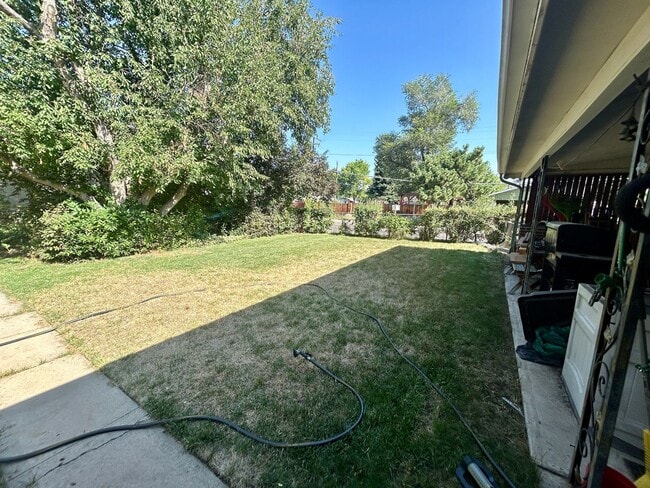 Building Photo - 4 Bedroom Ranch House - Prime Location Minutes from Cherry Creek!