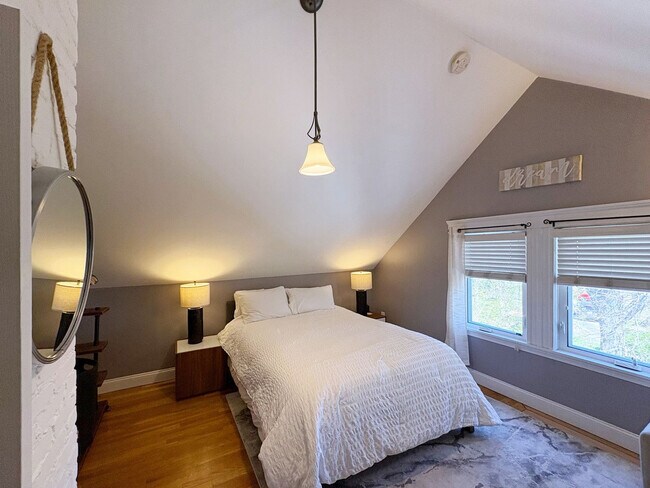 Building Photo - 247 Savin Hill Ave
