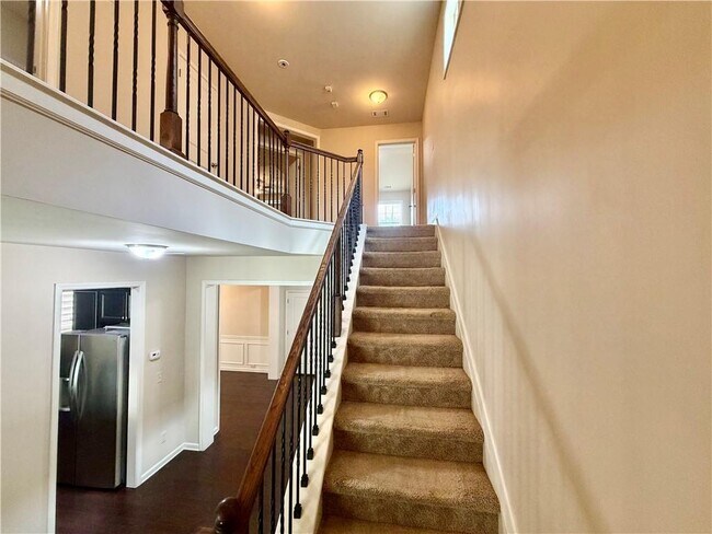 Building Photo - 4615 Woodbine Way