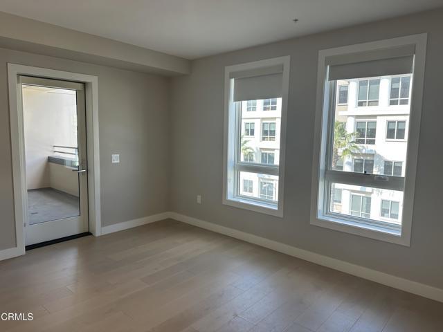 Building Photo - 39 S Los Robles Ave