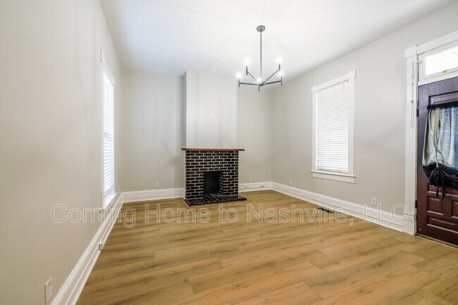 Building Photo - 1111 Glenview Dr