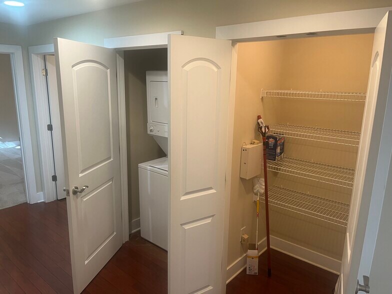 Building Photo - 148 Generals Retreat Pl