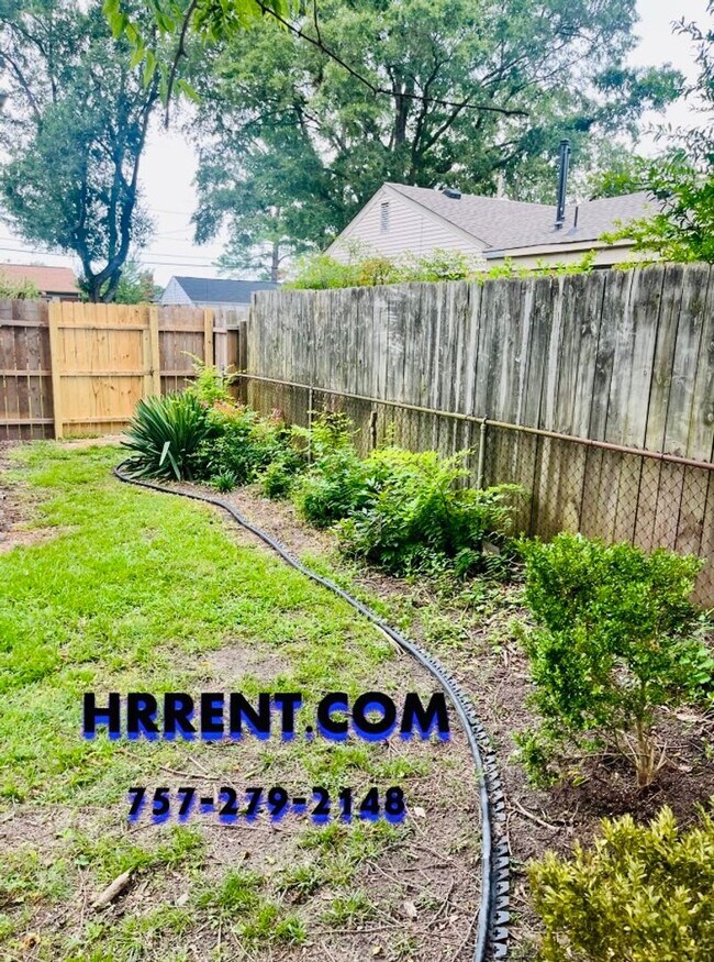 Building Photo - COMING SOON! Newly Renovated 3 Bedroom 1 B...