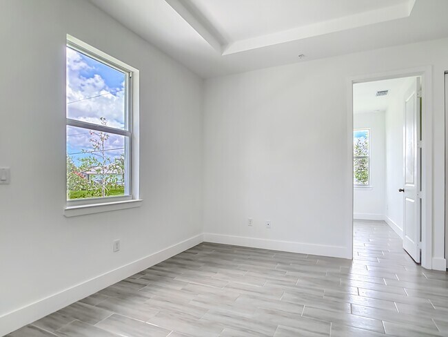 Building Photo - 260 Rotonda Blvd W