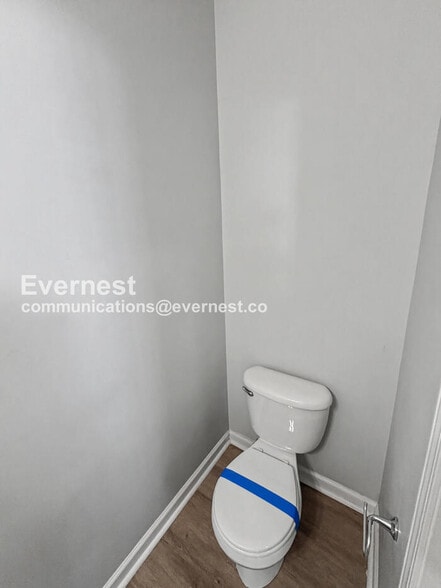 Building Photo - 8641 Thomas Rd