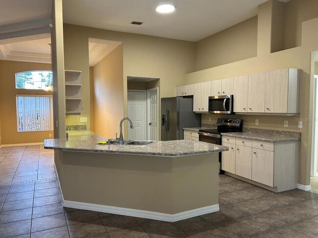 Building Photo - 129 Brittany Ln