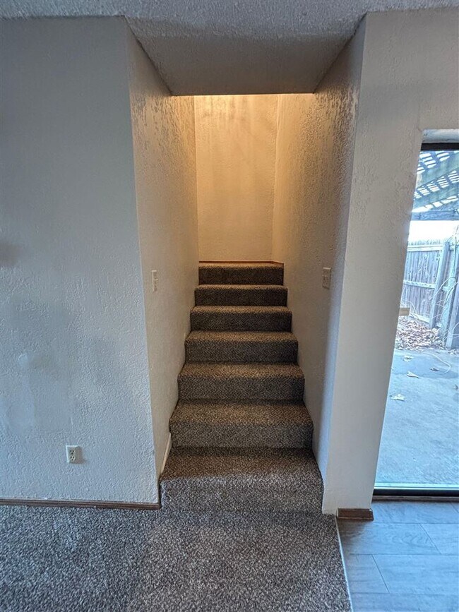 Building Photo - 901 NE Tortoise Dr