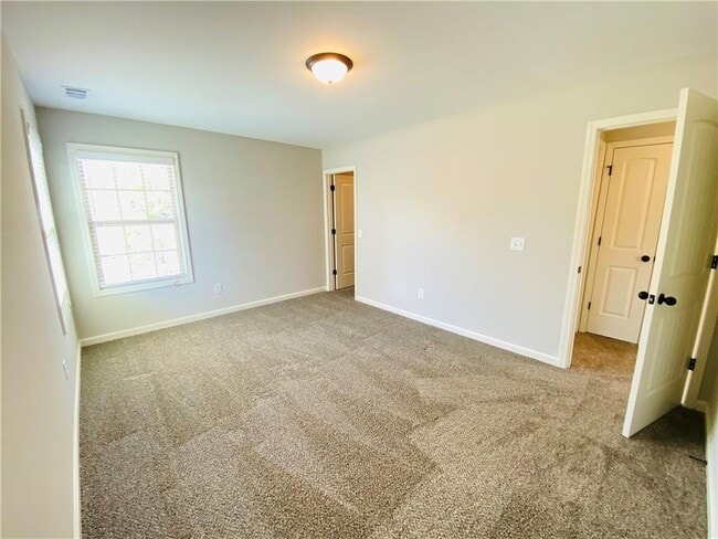 Building Photo - 1825 Miller Lake Dr