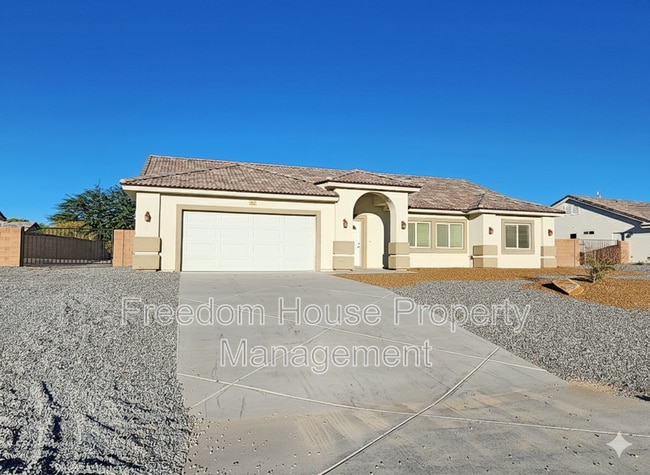 Building Photo - 4920 Honey Locust Dr