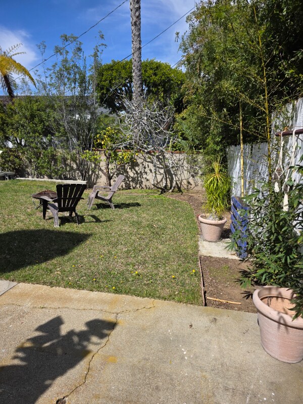 Building Photo - 3528 Laurel Ave