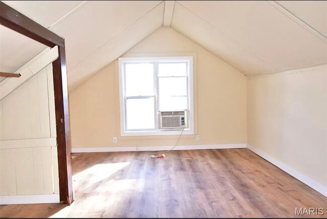 Building Photo - 324 N Dade Ave