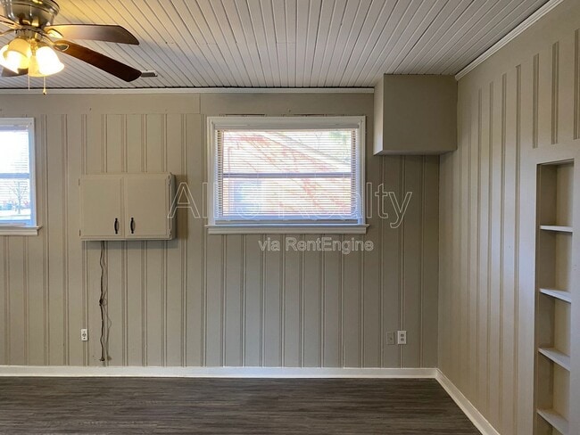 Building Photo - 3737 Dalraida Pkwy