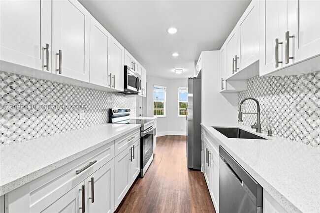 Building Photo - 1400 SW 124th Terrace